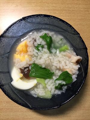 [ 宿舍食谱 ] 蔬菜香菇鸡蛋粥的做法 步骤4