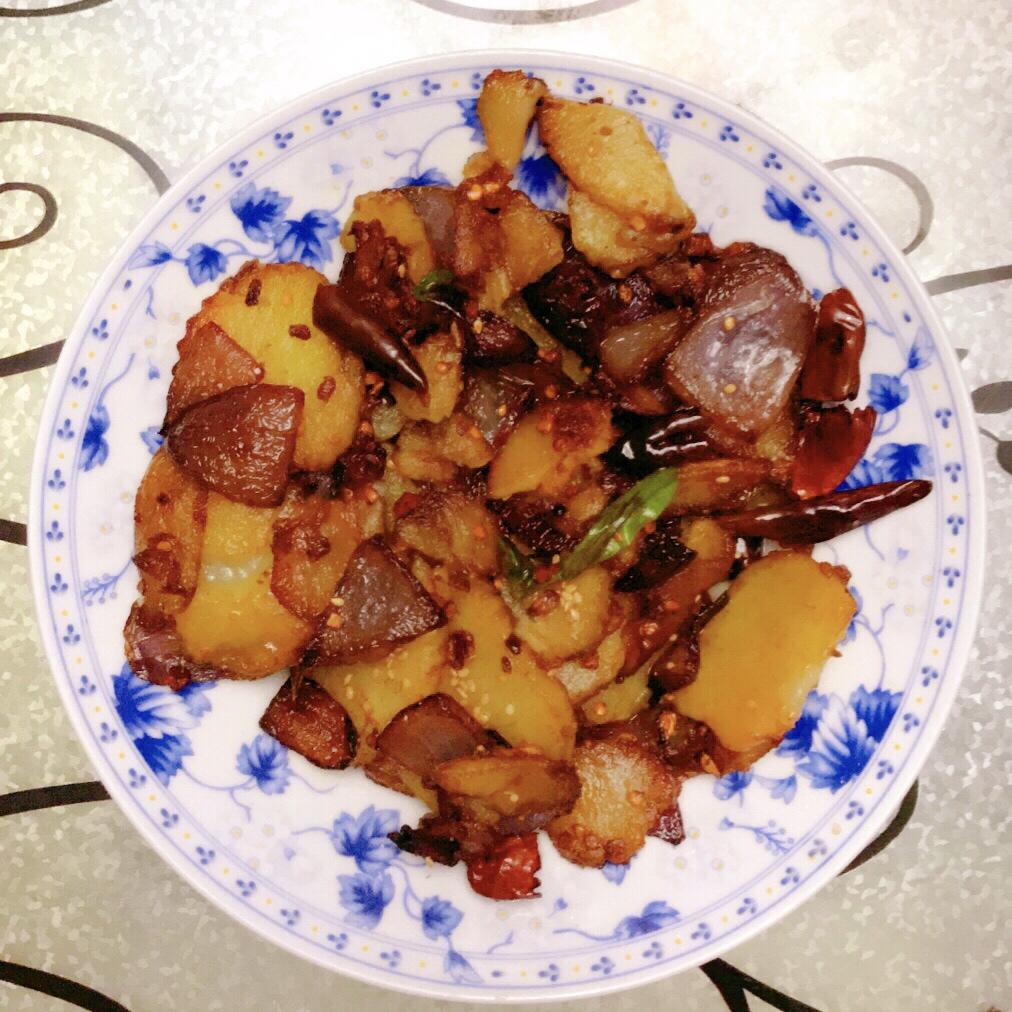 边吃边流泪的「孜然土豆片」