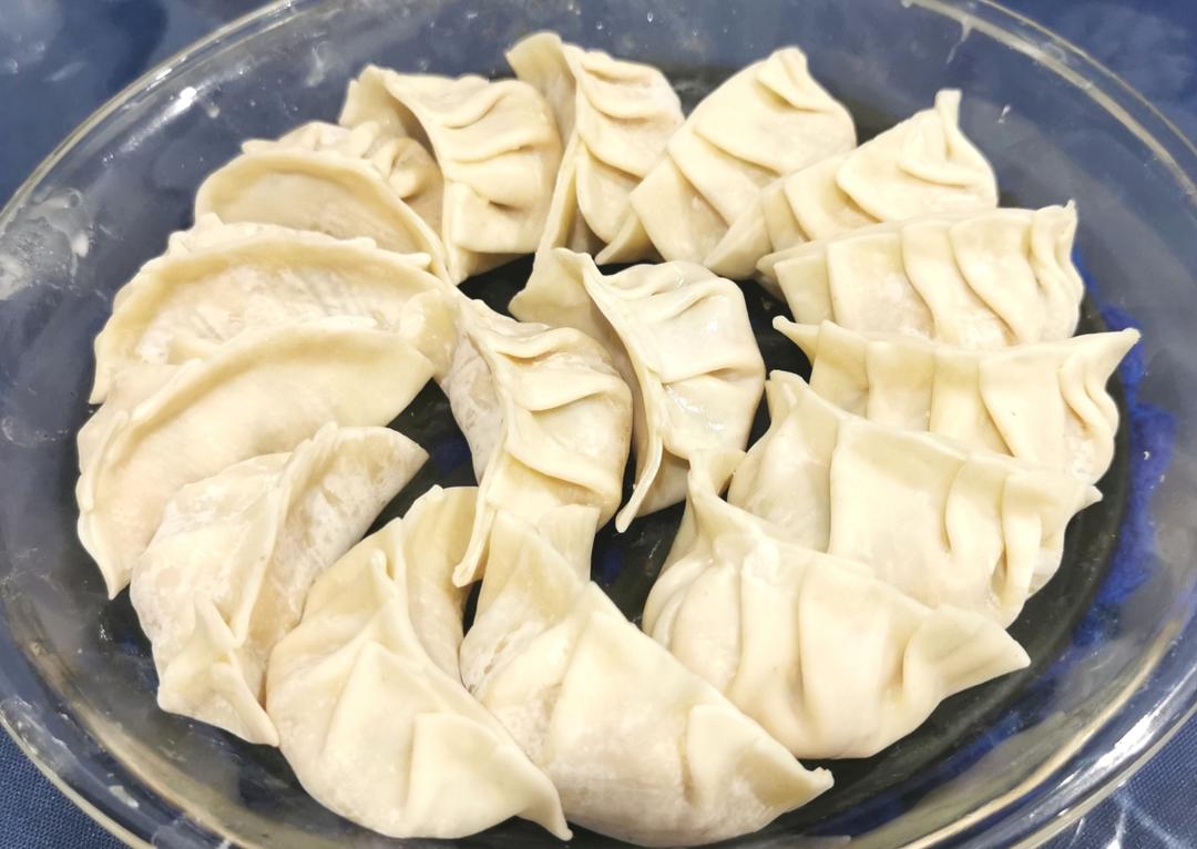 荠菜鲜肉蒸饺（内附饺子皮做法）