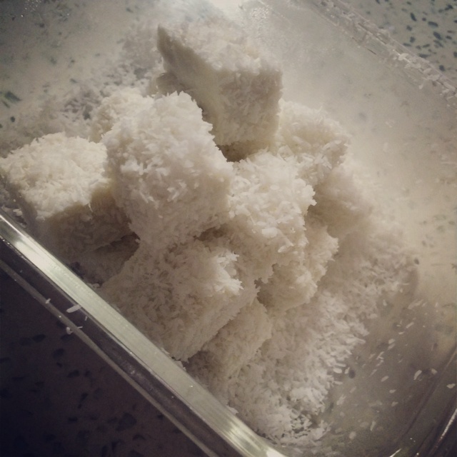 完胜85度C牛奶椰丝小方