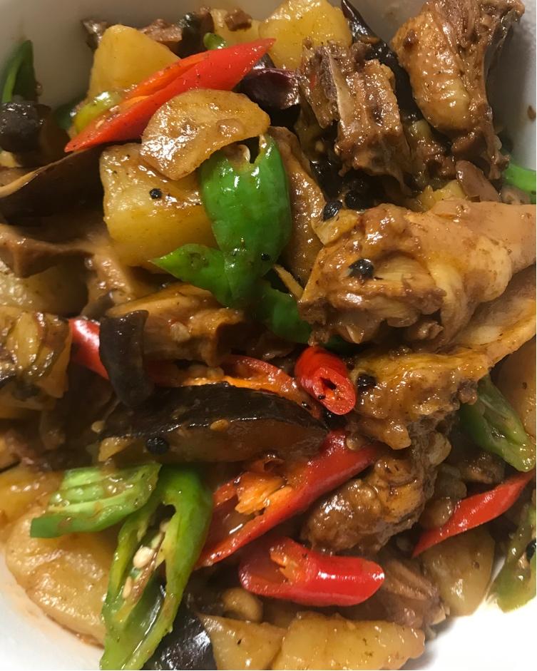 翻滚吧，土豆炖鸡