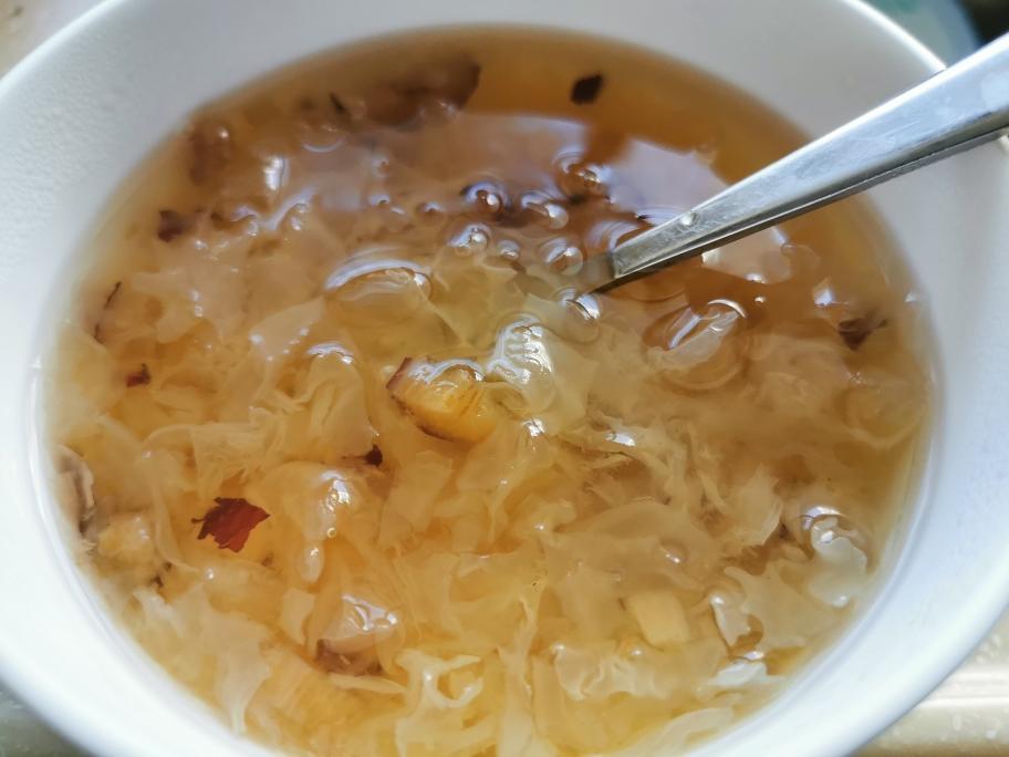 银耳红枣汤快速出胶燕窝般口感