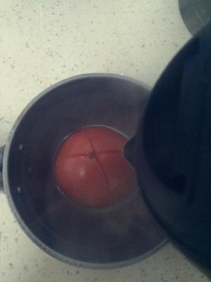 番茄炒蛋煨年糕的做法 步骤2