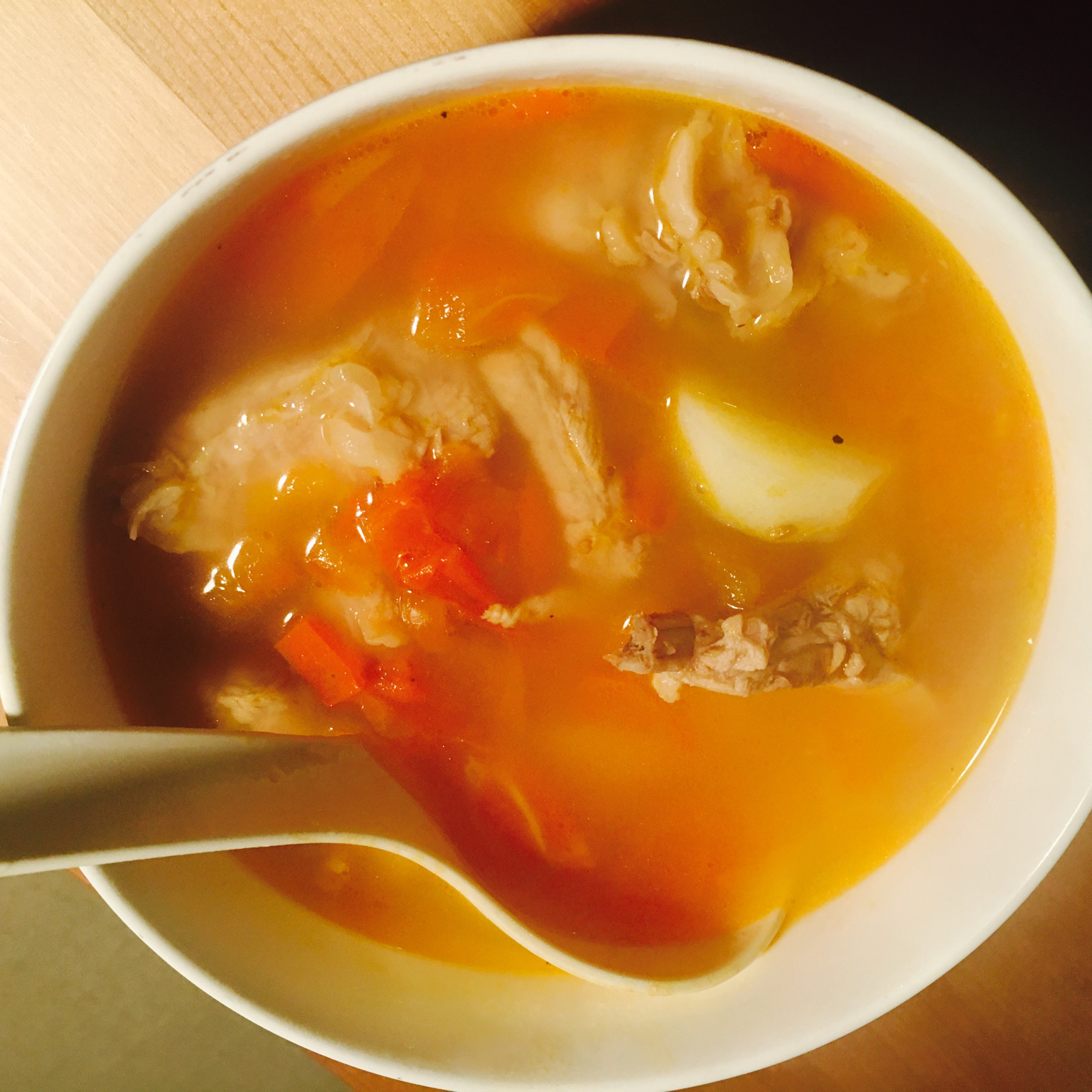 番茄土豆玉米排骨汤