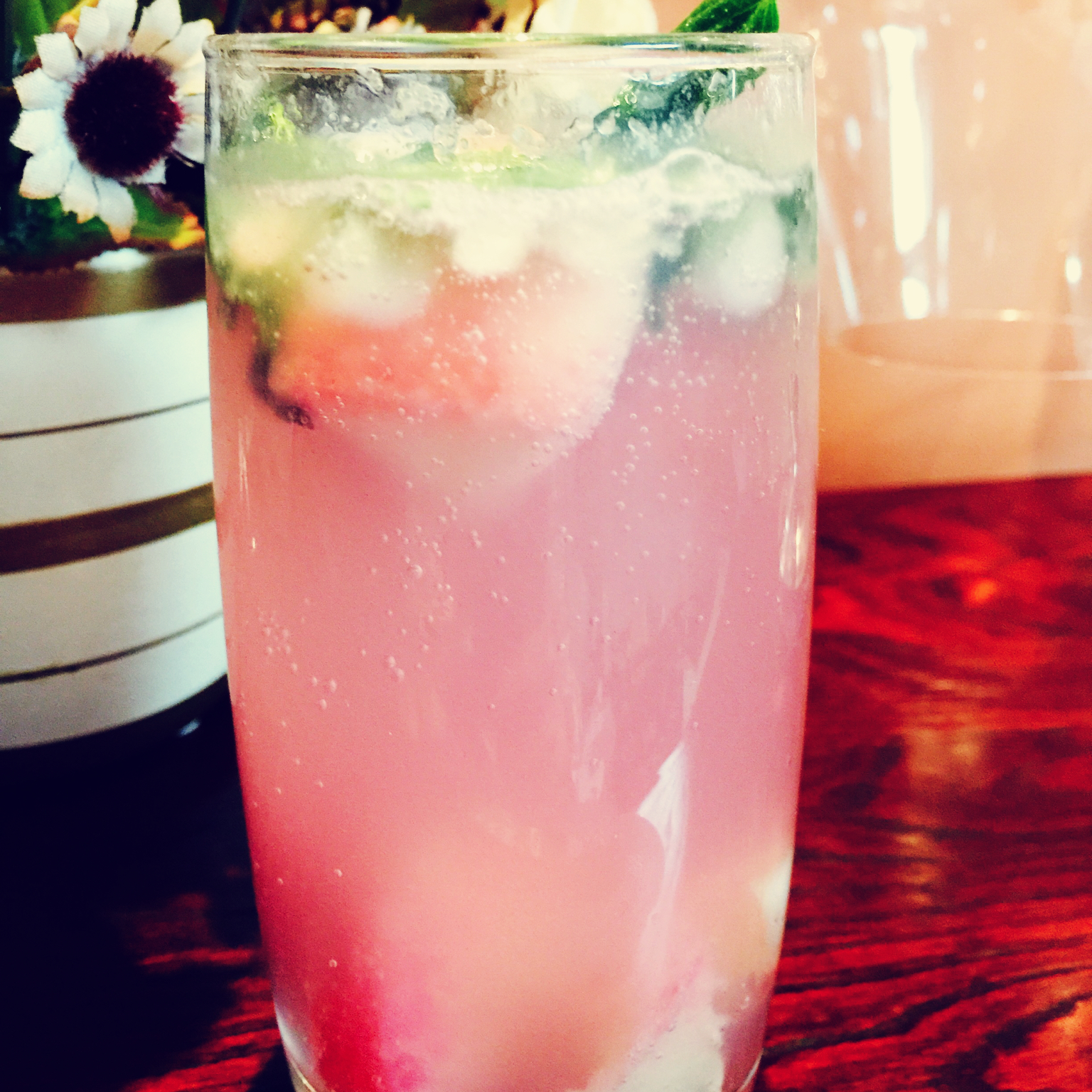 少女特饮蜜桃MOJITO鸡尾酒