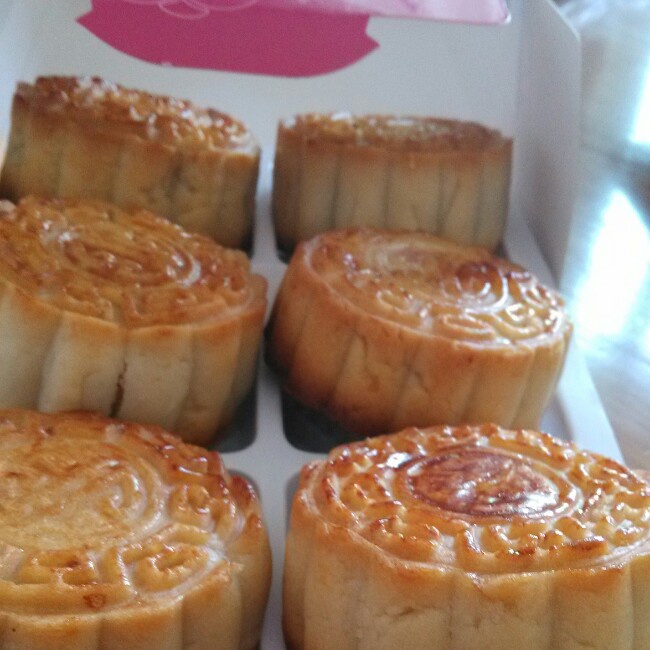 广式月饼——蛋黄莲蓉月饼