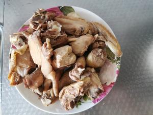 自己在家制作海南砂锅椰子鸡的做法 步骤4