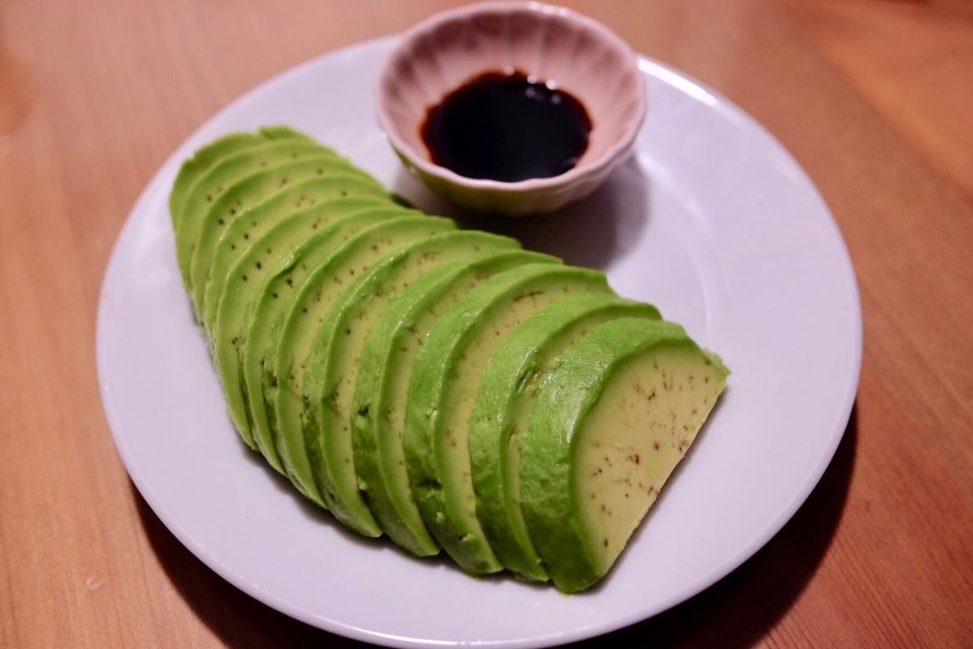 花啦啦蕾做的牛油果刺身
