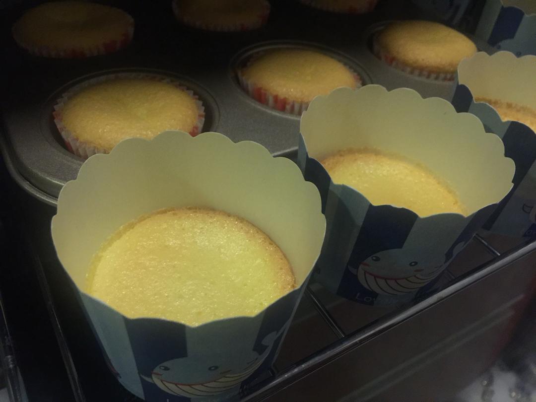 无油脆皮小蛋糕