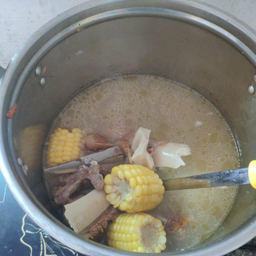 美味牛骨养生汤