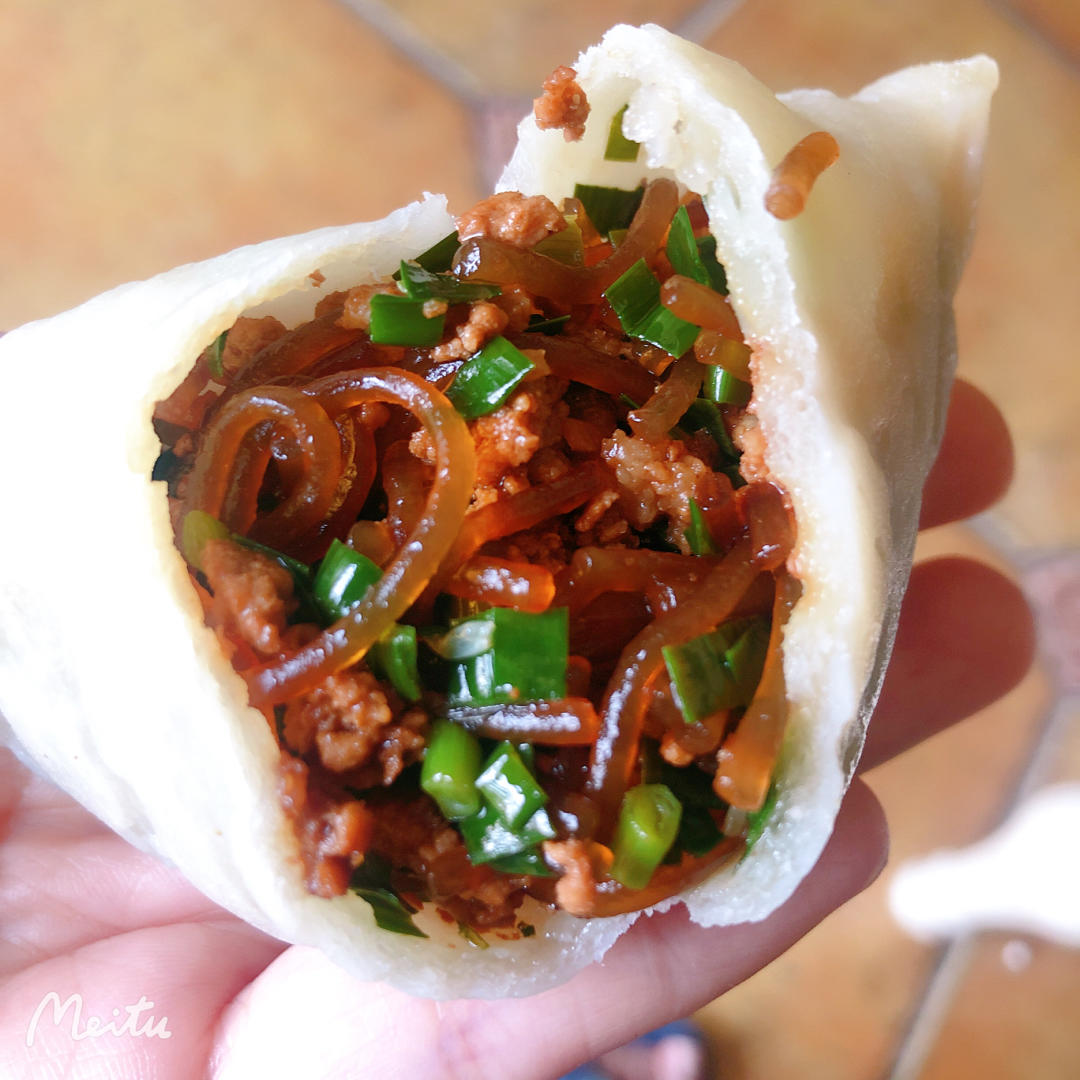 猪肉韭菜烫面蒸饺