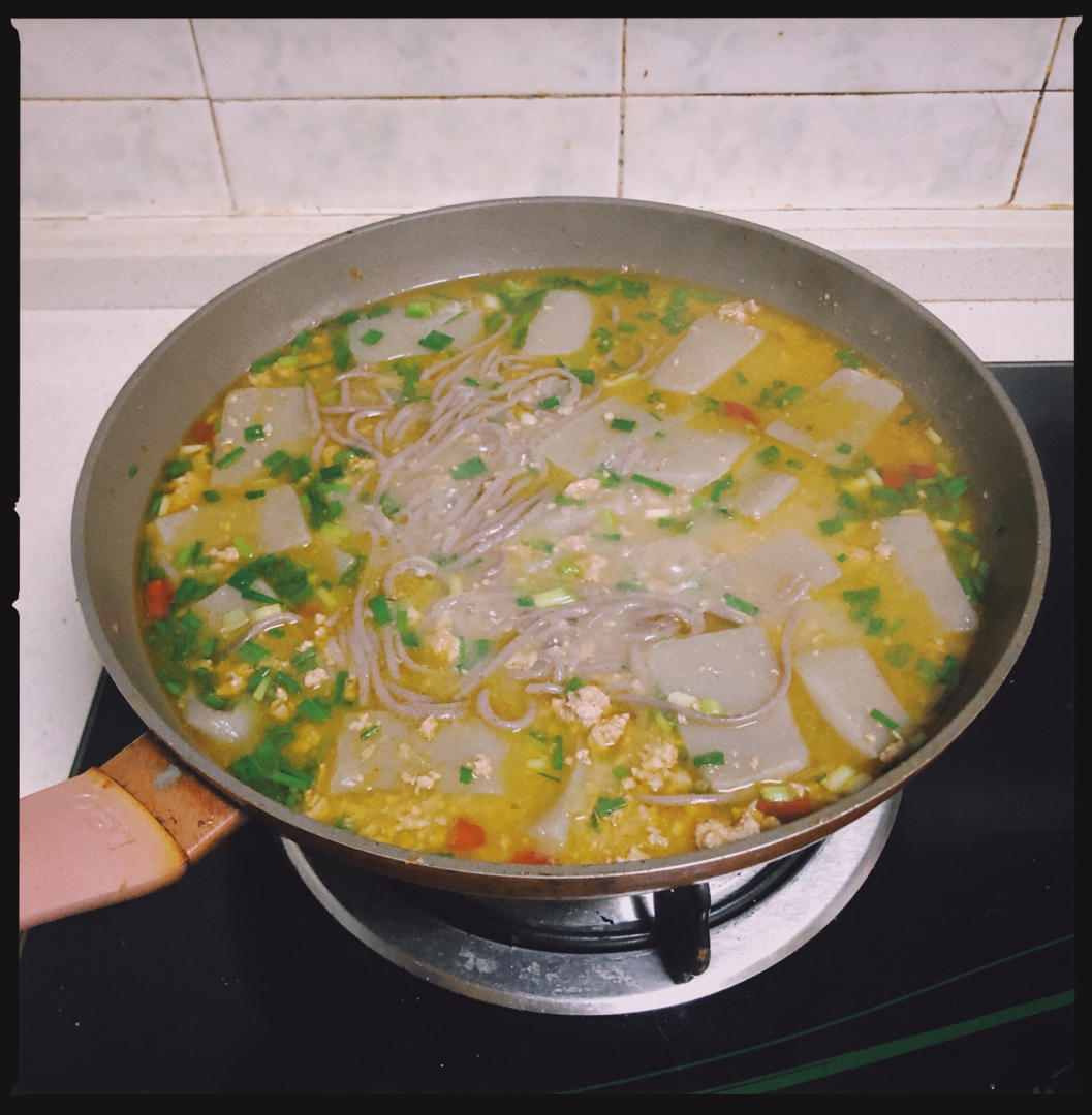 酸菜肉末米粉
