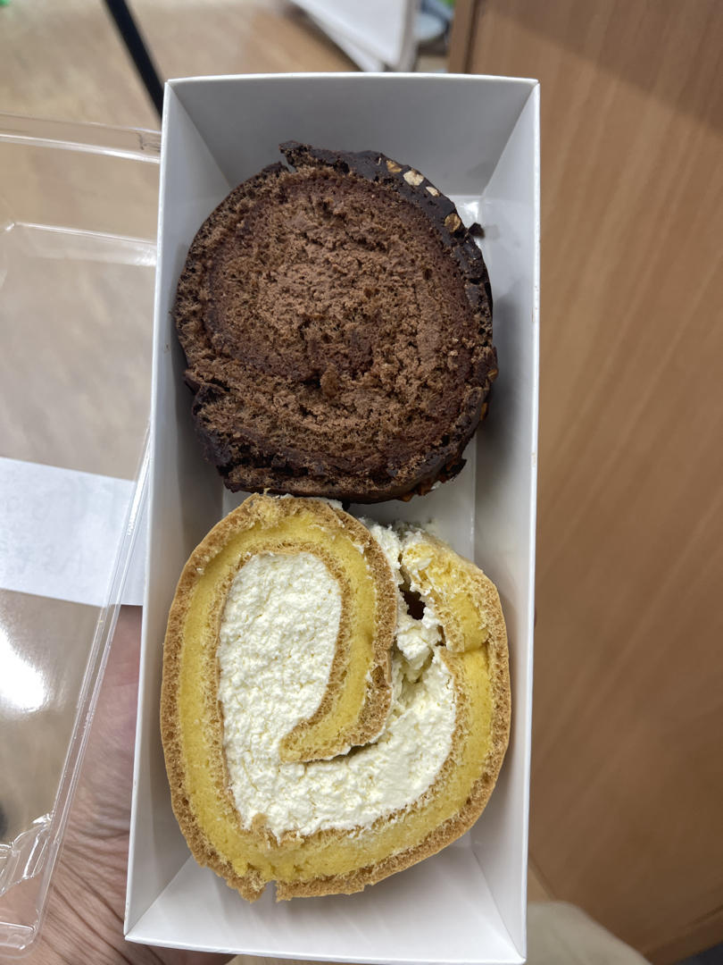 🍫梦龙蛋糕卷. 巧克力脆皮蛋糕卷 by pink-rabbit