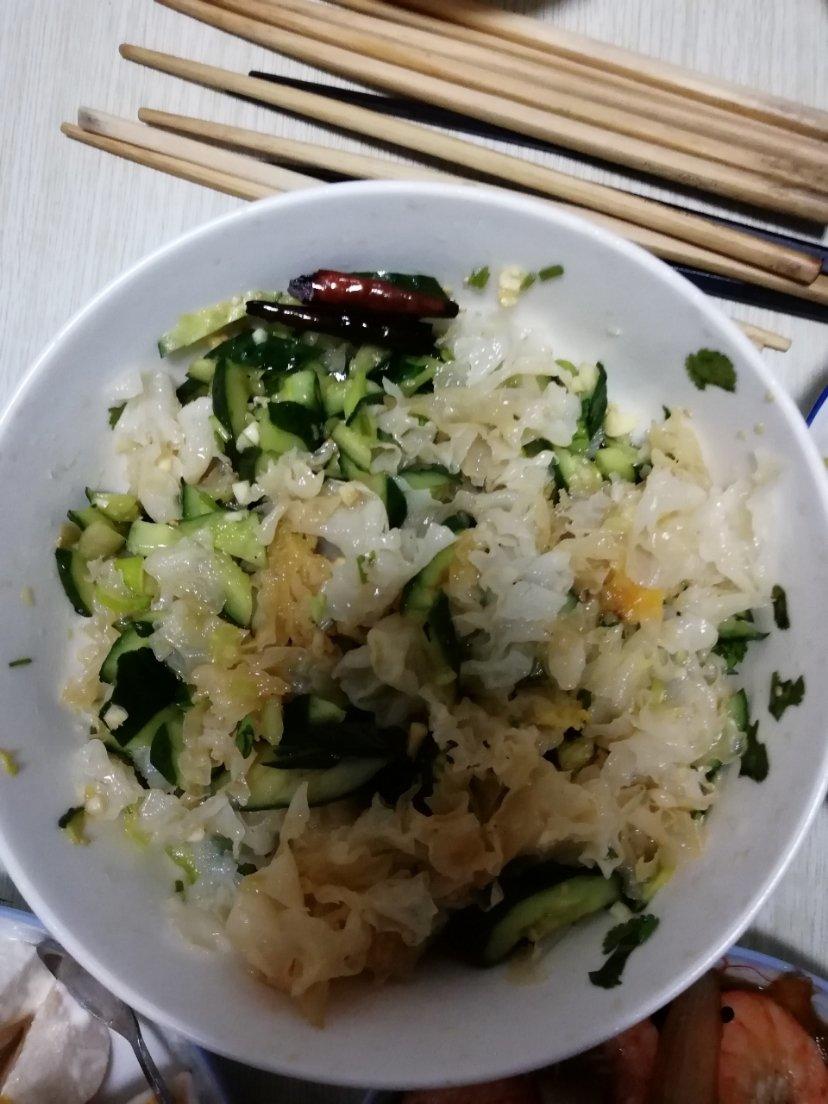 凉拌银耳黄瓜