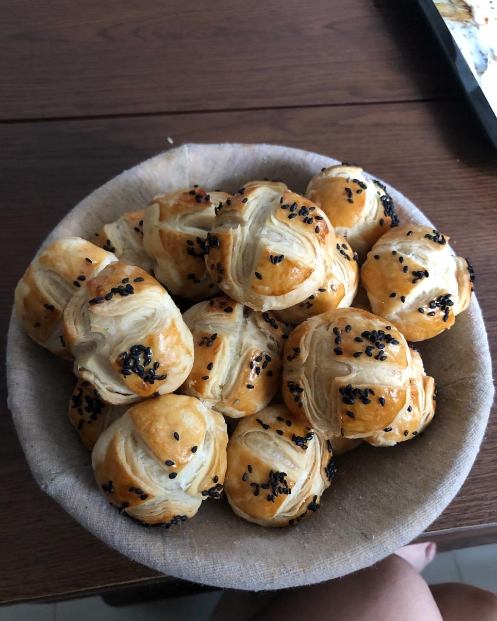 蛋黄酥，酥酥酥酥的掉渣