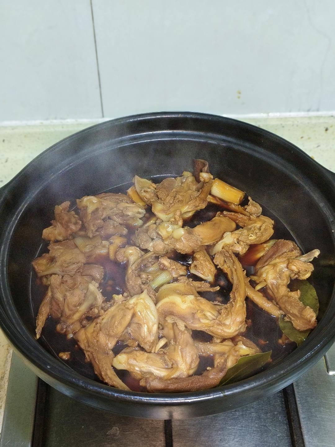 麻辣鸭锁骨（不输周黑鸭）