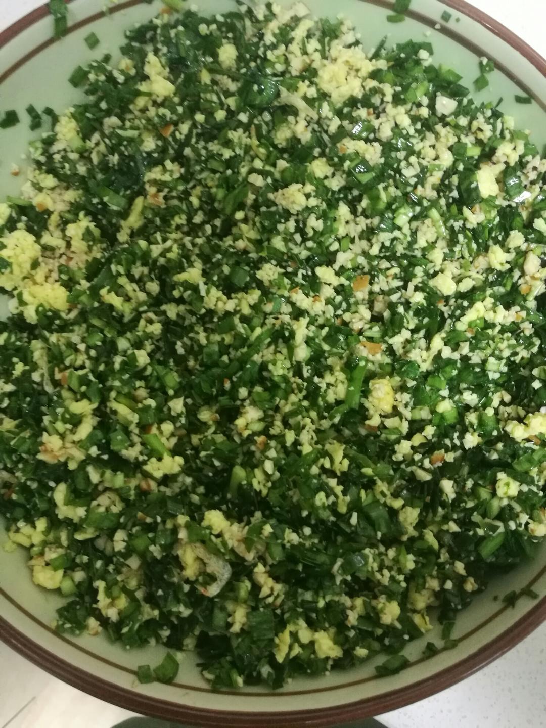 韭菜鸡蛋豆干饺子的做法