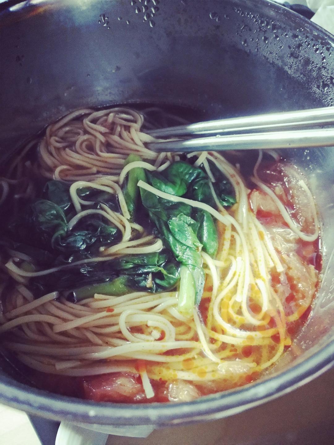 小熊猫做的宿舍必备简单好吃煮面条