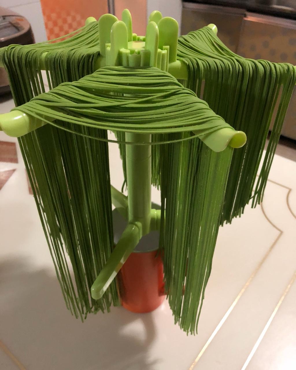 自制纯天然蔬菜汁彩色面条