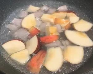 瘦身无油汤—苹果瘦肉汤的做法 步骤3