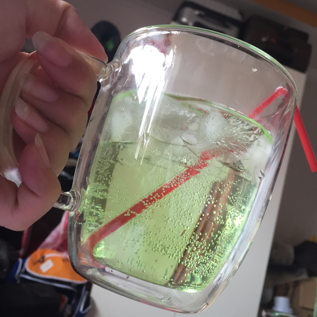 苏打水