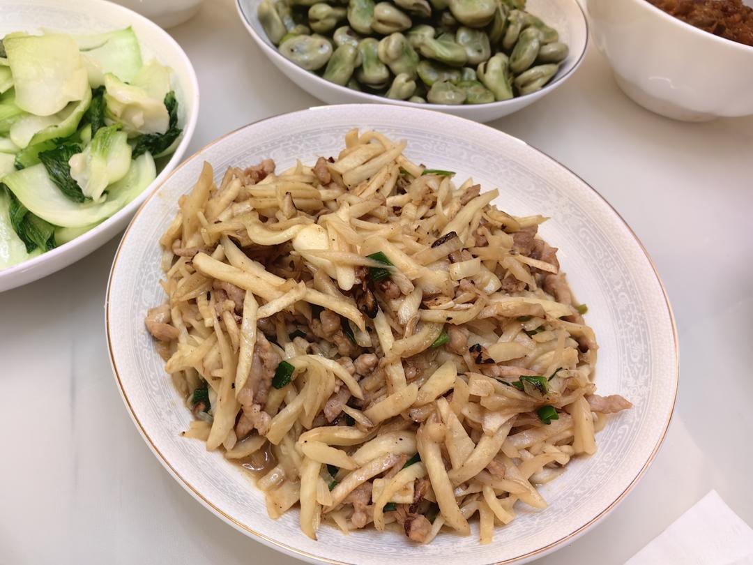 茭白这样做百吃不厌，茭白炒肉
