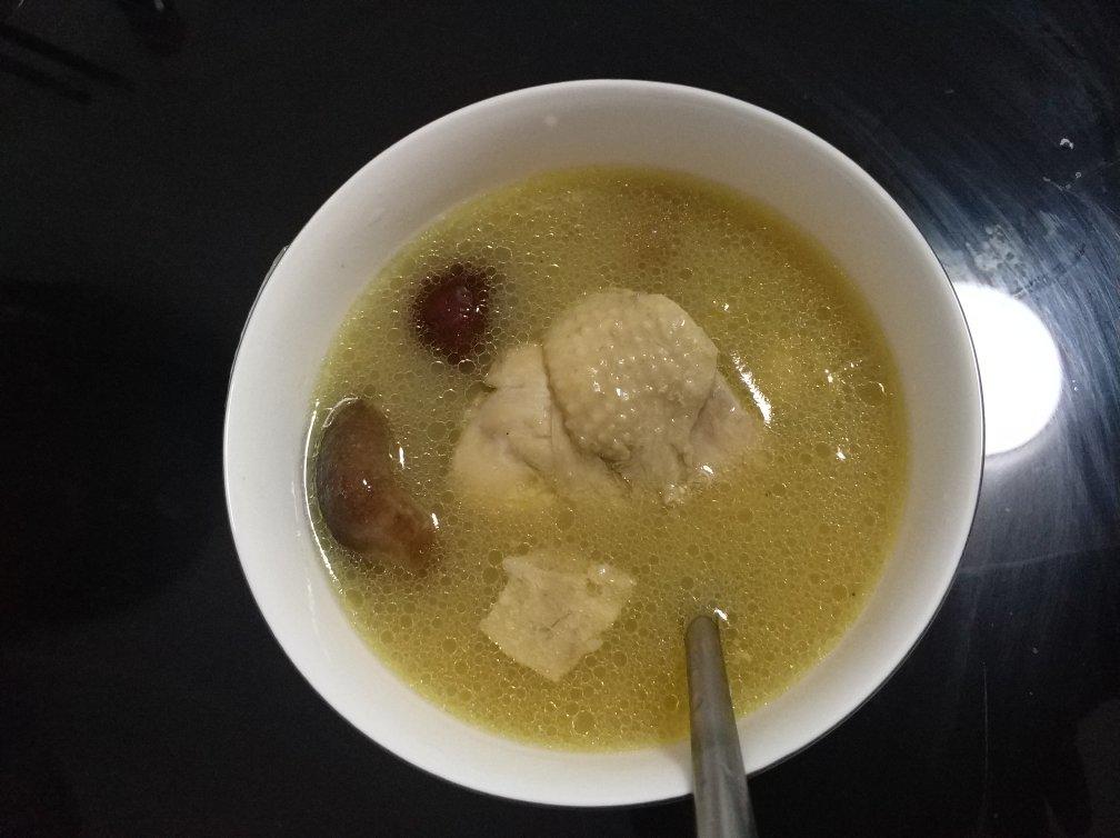 香菇炖鸡汤