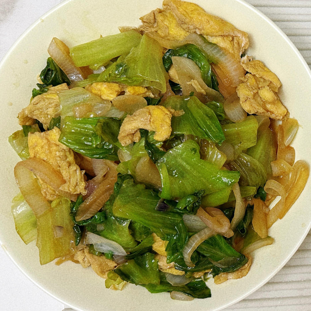 洋葱生菜炒鸡蛋