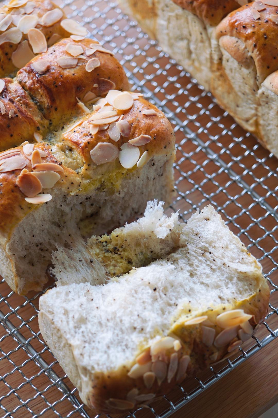 红茶奶酥金钻吐司