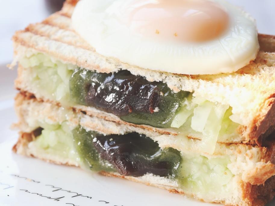 绝对网红吃法：青团帕尼尼/简易豆沙麻薯帕尼尼的做法