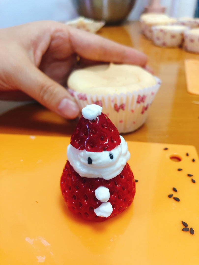 圣诞纸杯蛋糕(超详细视频教程)