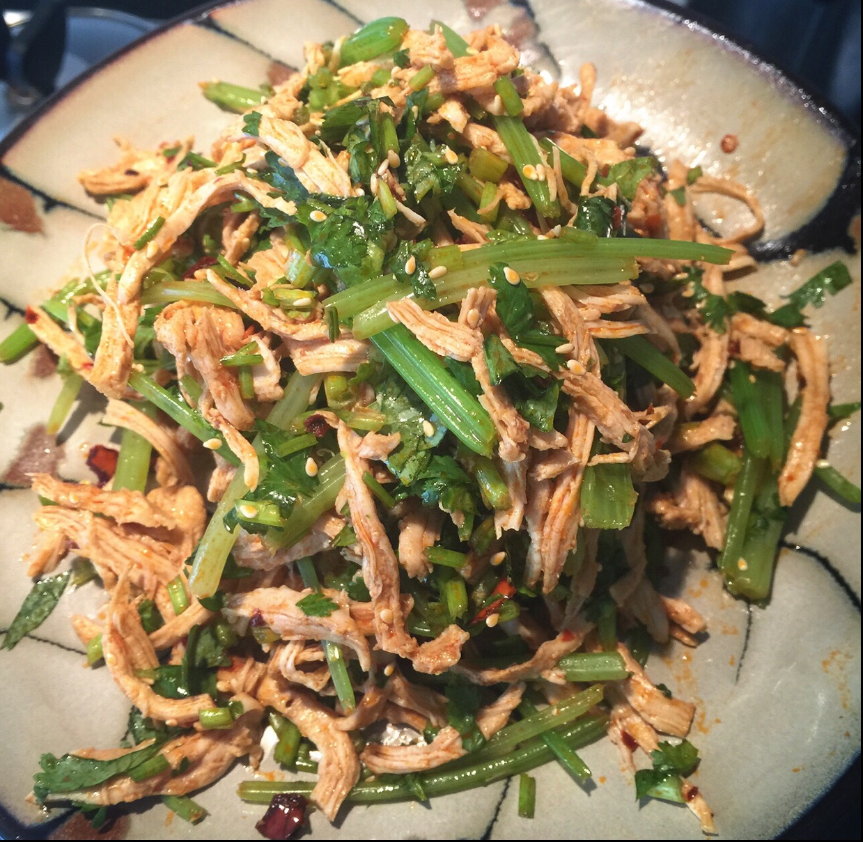 香芹凉拌手撕鸡胸肉 低卡减肥方便快捷~