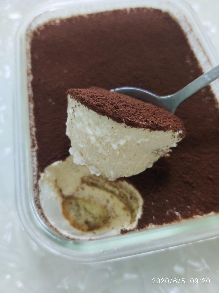 在欧洲学会的经典版提拉米苏