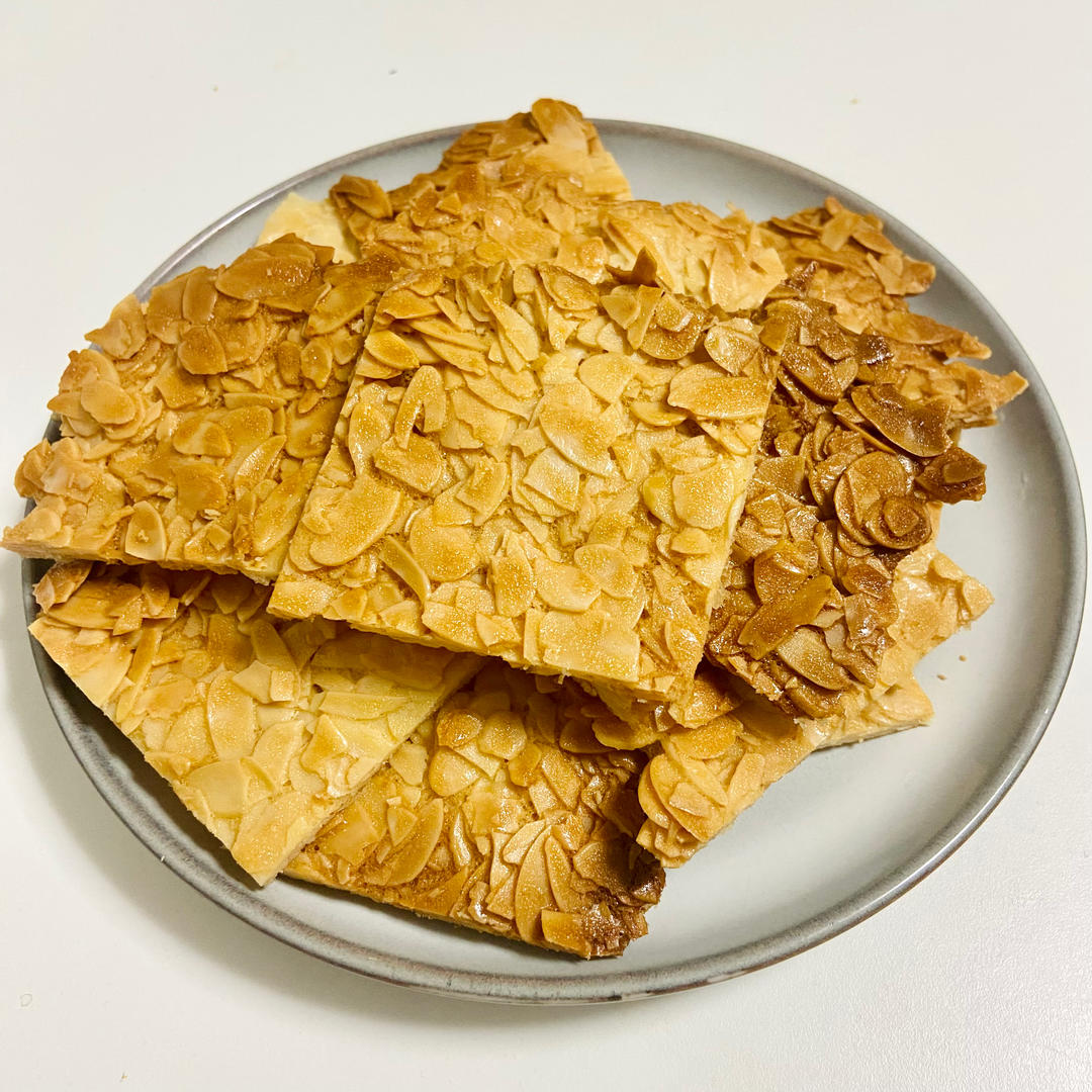 奶香浓郁｜巨好吃的焦糖杏仁酥～瓦片酥