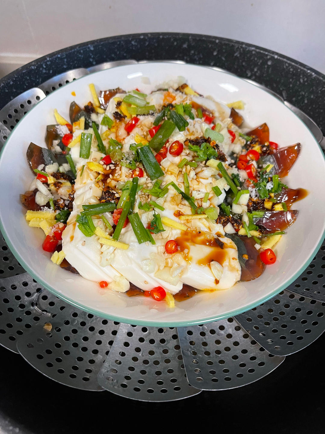 皮蛋拌豆腐