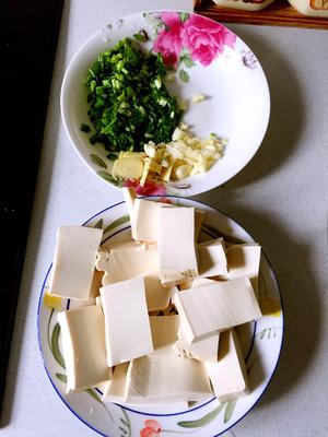 郫县豆瓣酱烧豆腐的做法 步骤1