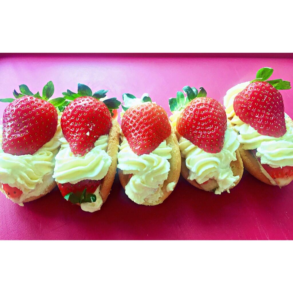 韩国最热门的甜品店Le Bread Lab的草莓蛋糕卷