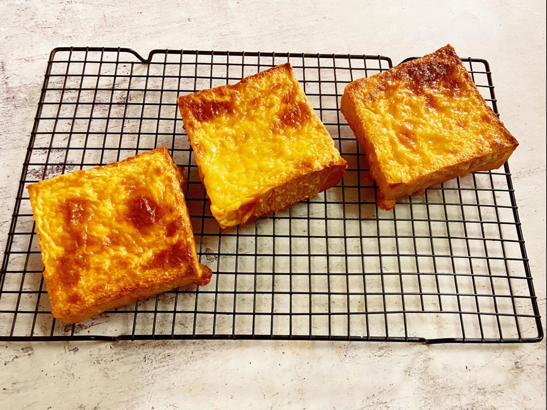 零失败快手岩烧乳酪(熔岩吐司)十分钟网红早餐，好吃哭