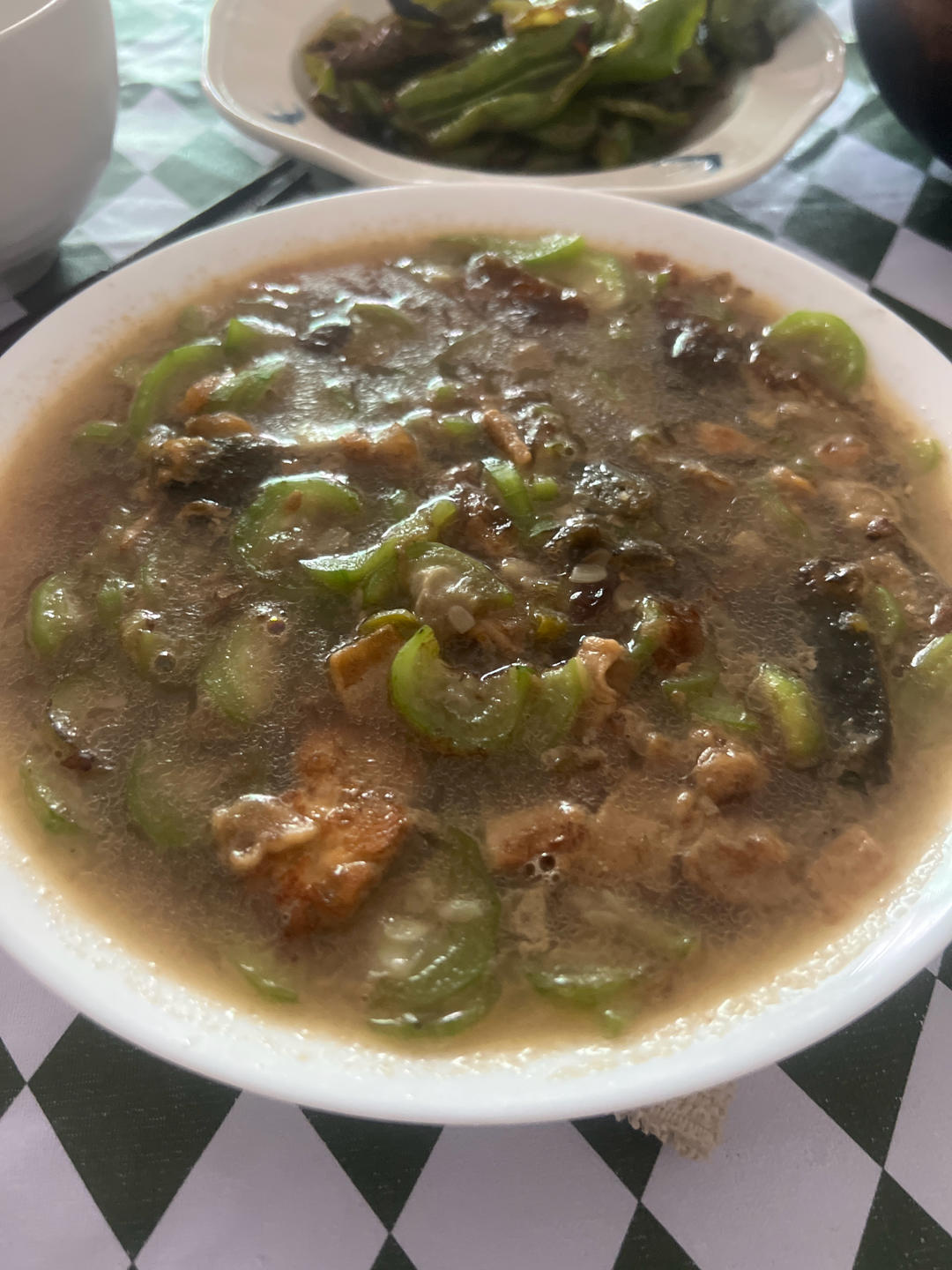 饭能吃三大碗的皮蛋豆腐丝瓜汤