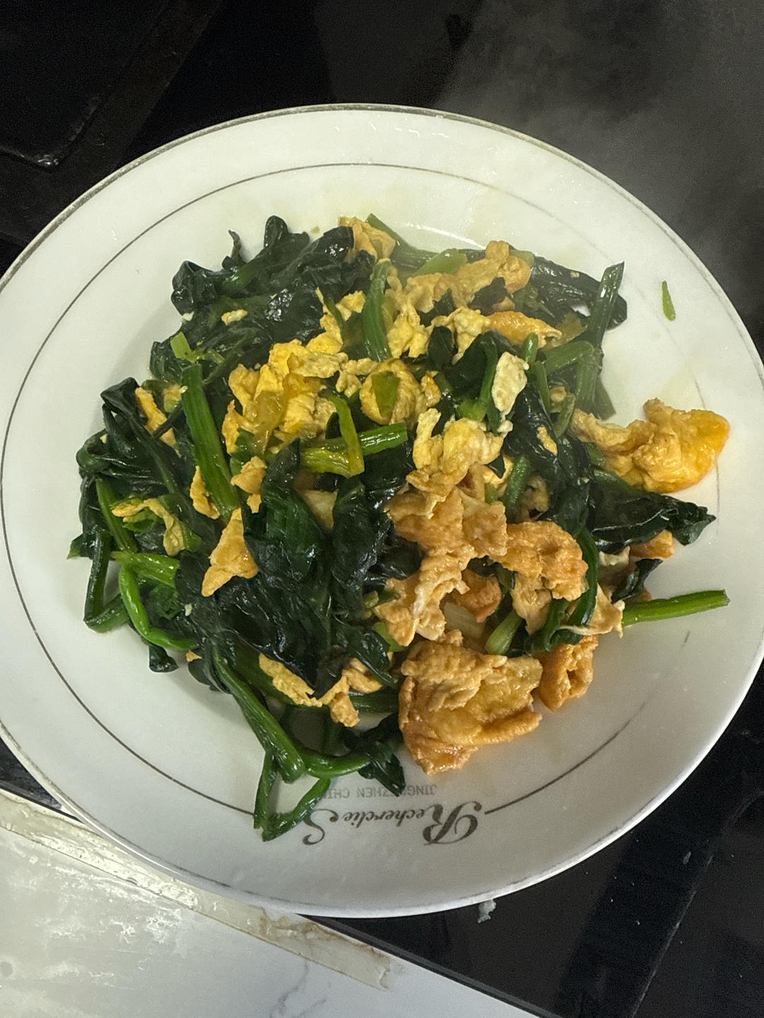 红根菠菜炒鸡蛋