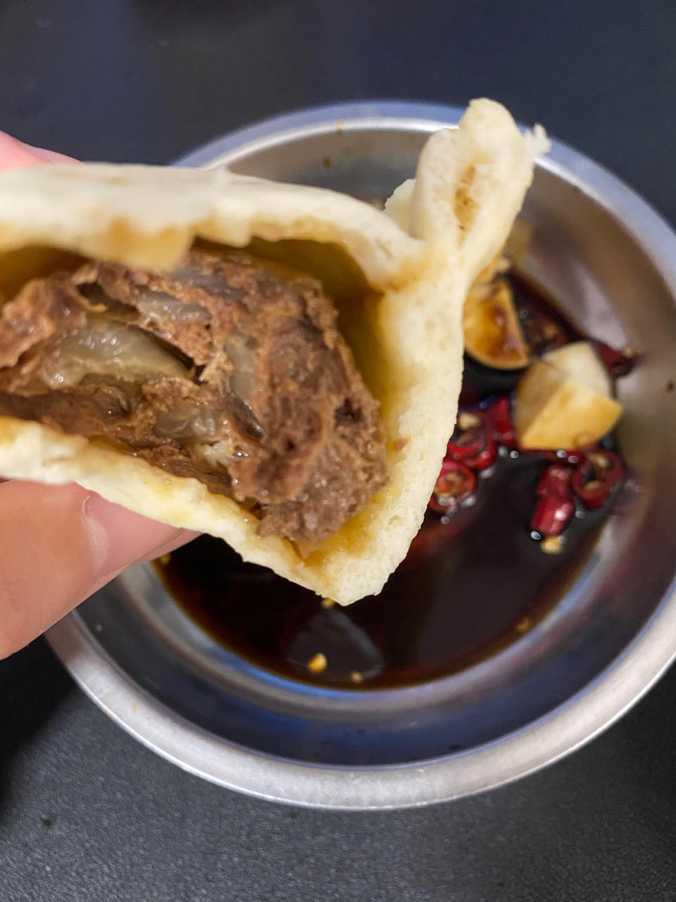 鲜美多汁的洋葱牛肉包子