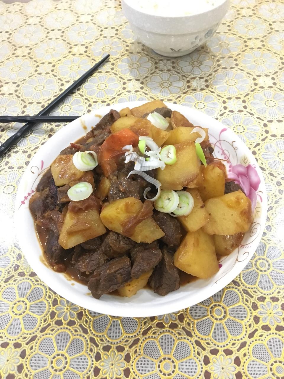 红烧牛肉土豆 （独家秘制）