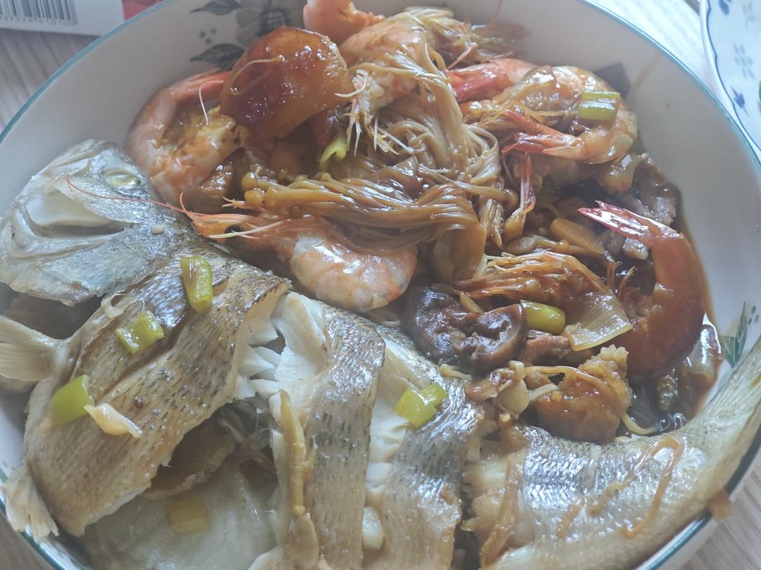 鲜虾鲈鱼煲(鲜掉眉毛)
