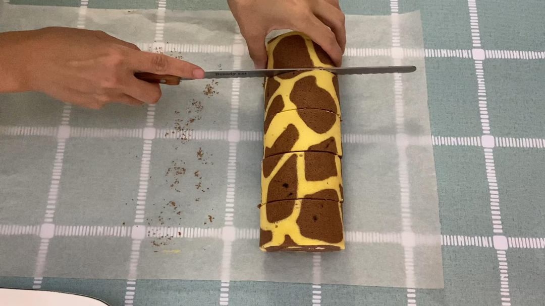 长颈鹿可可蛋糕卷