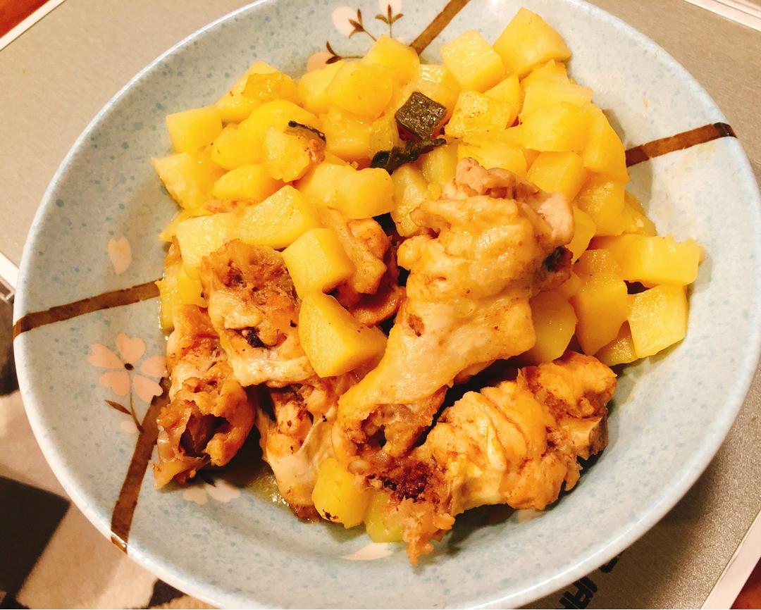 土豆炖鸡块