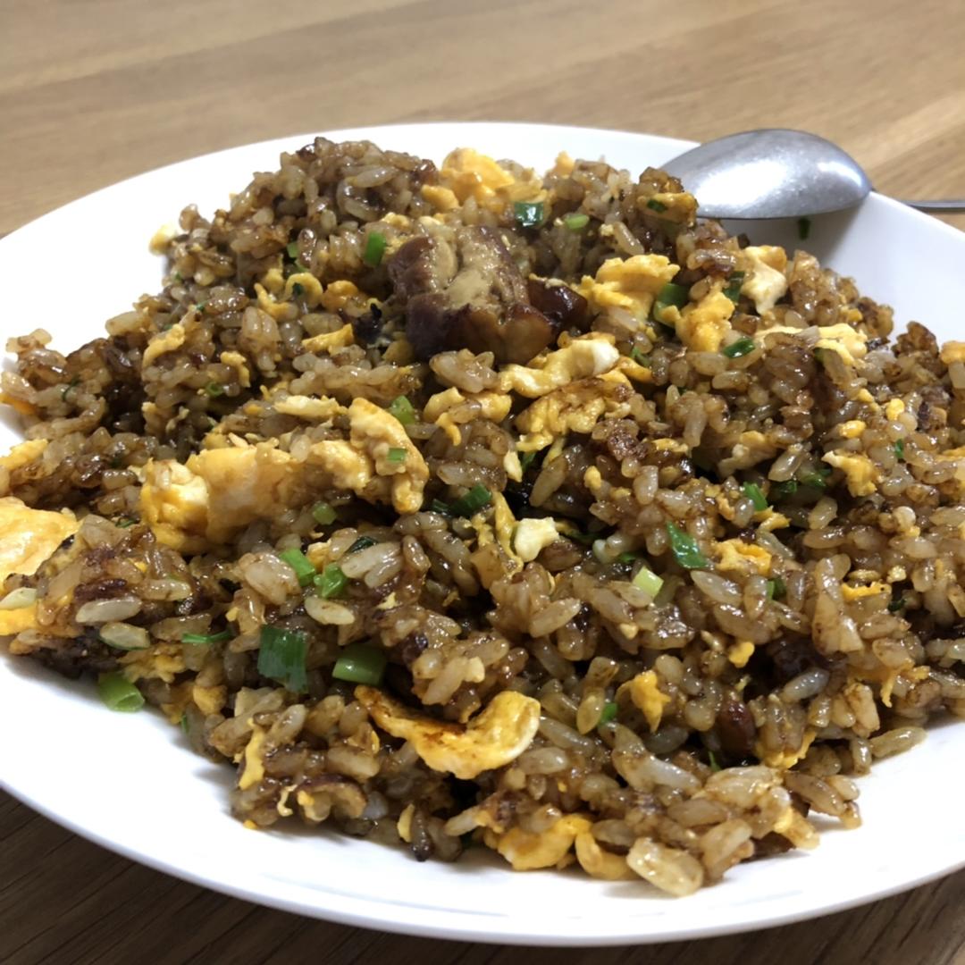 洋葱酱油蛋炒饭