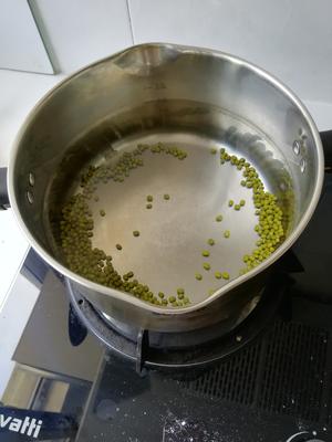 绿豆汤(冰糖绿豆饮)的做法 步骤1