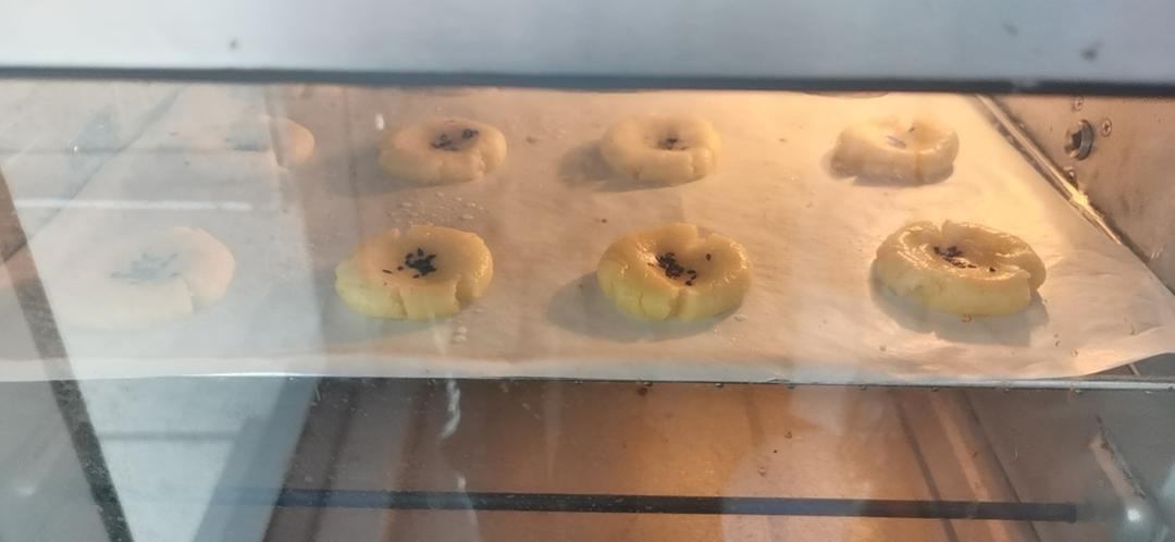 轻轻一按就碎掉的原味桃酥（不输猪油版）