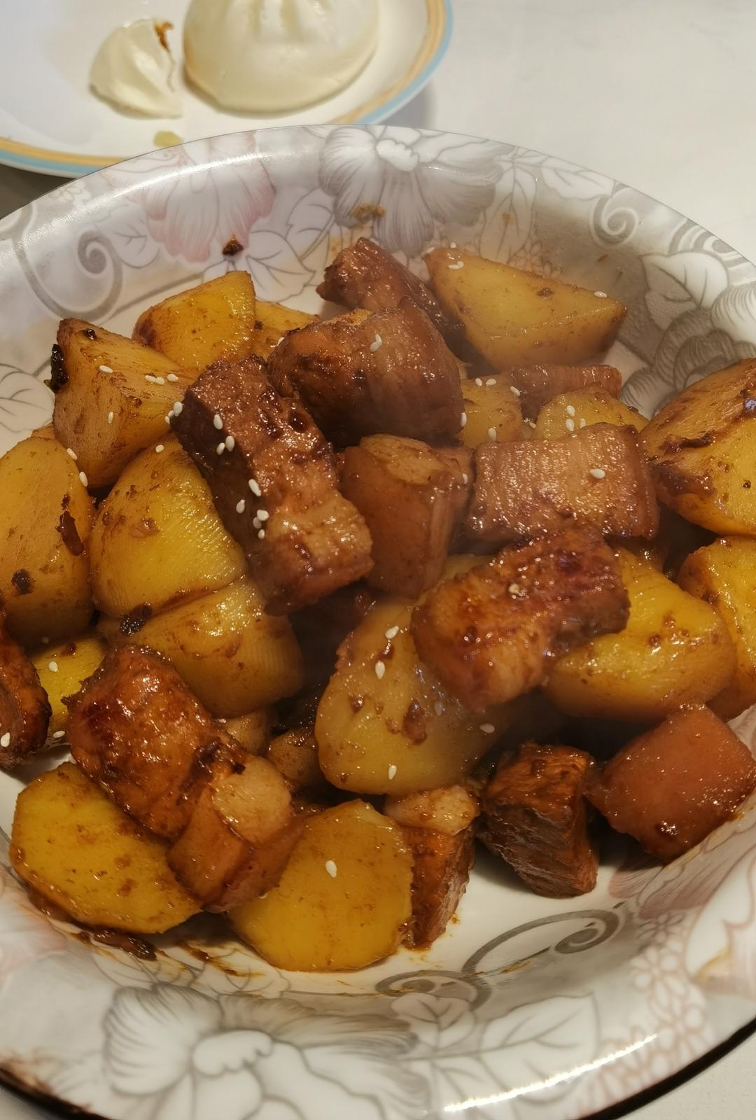 红烧肉炖土豆（丝毫不腻）