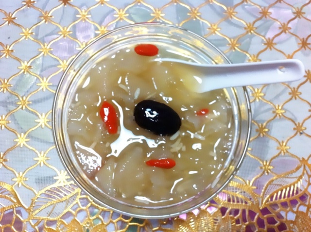 冰糖银耳雪梨汤